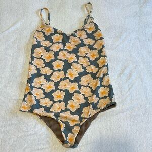 Acacia mahalo print one piece size small